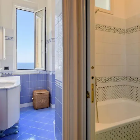 Apartmán In With House Sea View *