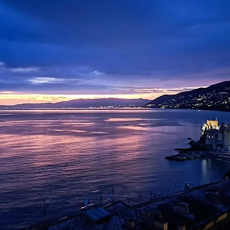 Apartmán In With House Sea View