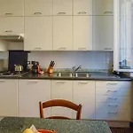 아파트 4 Bedroom Lovely In *