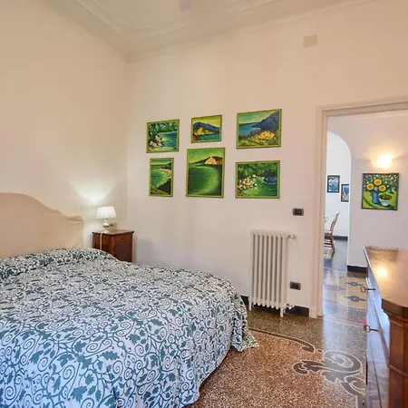 4 Bedroom Lovely In Apartment *