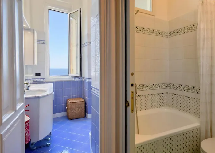Lejlighed 4 Bedroom Lovely In *